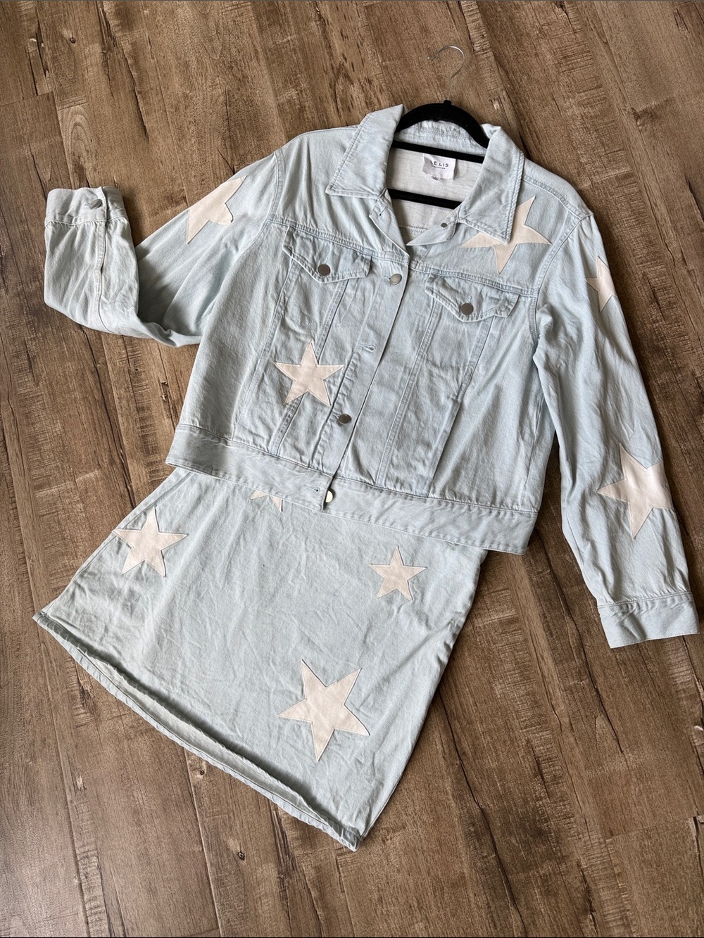 Le Lis Star Appliqué Light Blue Denim Jacket & Skirt Set Lg